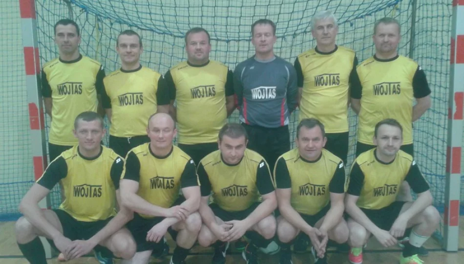 O mistrzostwie rozstrzygnie ostatnia kolejka. 11 goli Tomasza Tobiasza. - zdjęcie 1