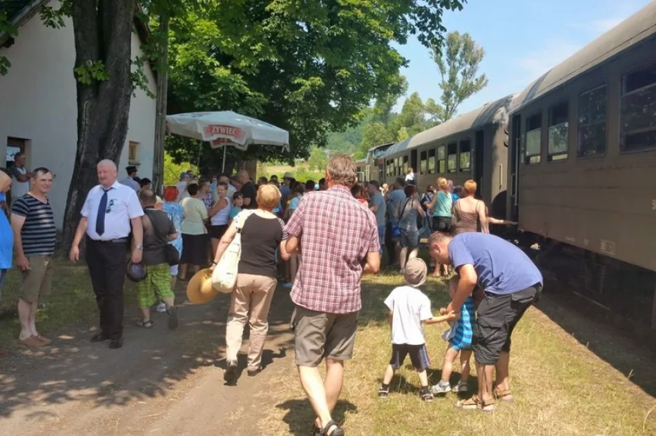 Nowosądeckie Stowarzyszenie Miłośników Kolei zainaugurowało edycję kursów pociągami retro po Małopolsce. - zdjęcie 9
