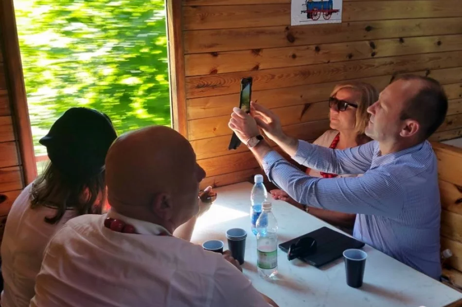 Nowosądeckie Stowarzyszenie Miłośników Kolei zainaugurowało edycję kursów pociągami retro po Małopolsce. - zdjęcie 10