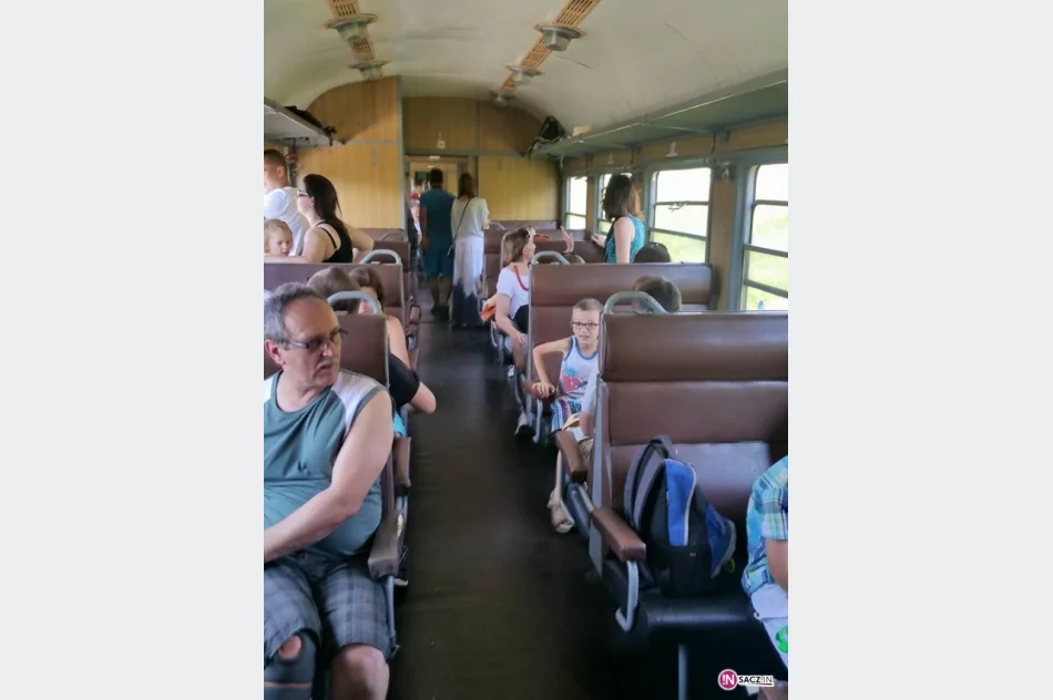 Nowosądeckie Stowarzyszenie Miłośników Kolei zainaugurowało edycję kursów pociągami retro po Małopolsce. - zdjęcie 12