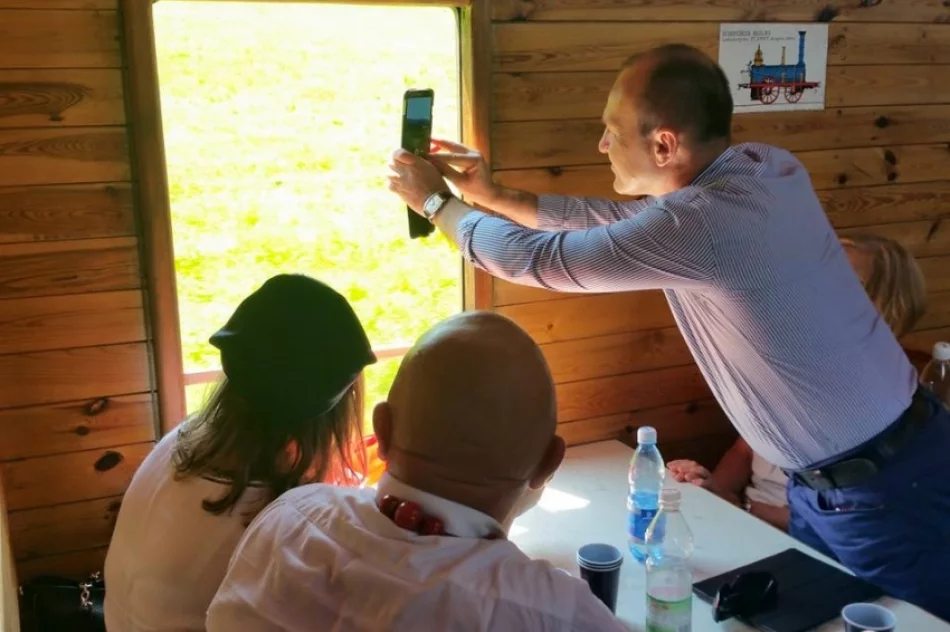 Nowosądeckie Stowarzyszenie Miłośników Kolei zainaugurowało edycję kursów pociągami retro po Małopolsce. - zdjęcie 14