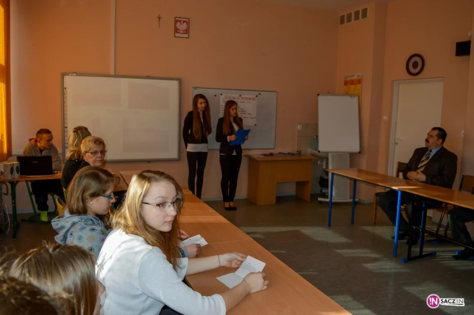 Gimnazjaliści z Koniuszowej uczestniczyli w „Targach Pracy i Przedsiębiorczości” - zdjęcie 3