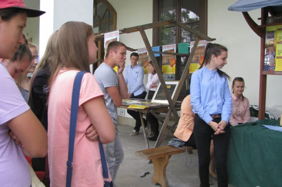 Gimnazjaliści z Koniuszowej uczestniczyli w „Targach Pracy i Przedsiębiorczości” - zdjęcie 11