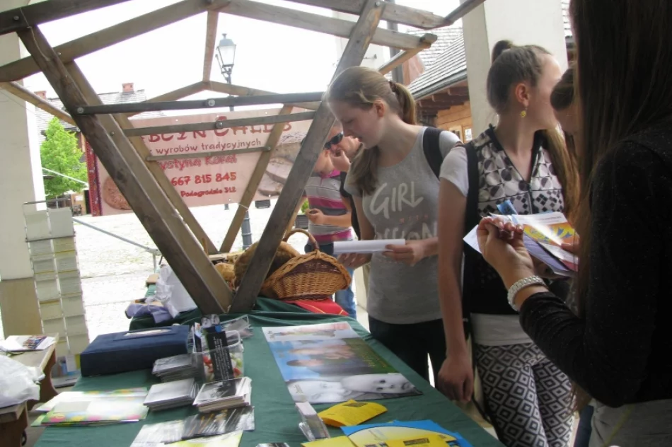 Gimnazjaliści z Koniuszowej uczestniczyli w „Targach Pracy i Przedsiębiorczości” - zdjęcie 17