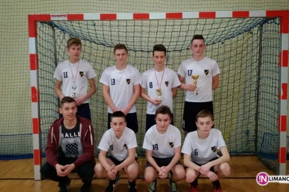 Mistrzostwa trampkarzy: KS Tymbark przed Dobrzanką - zdjęcie 2