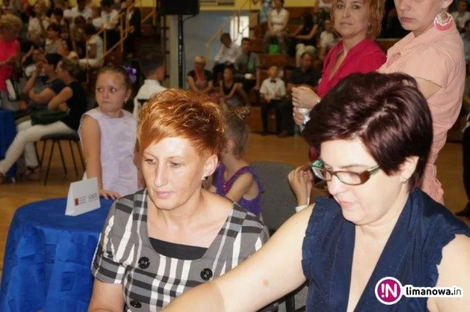 XVI Międzyszkolny Turniej Tańca Towarzyskiego „TUPTUŚ 2015” im. Janusza Głuca - zdjęcie 18