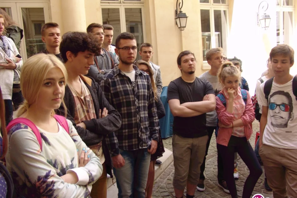 Fotorelacja z podróży szkoły Chrobrego sądecko-polskimi śladami przez trzy stolice – Pragę, Paryż i Brukselę. - zdjęcie 10