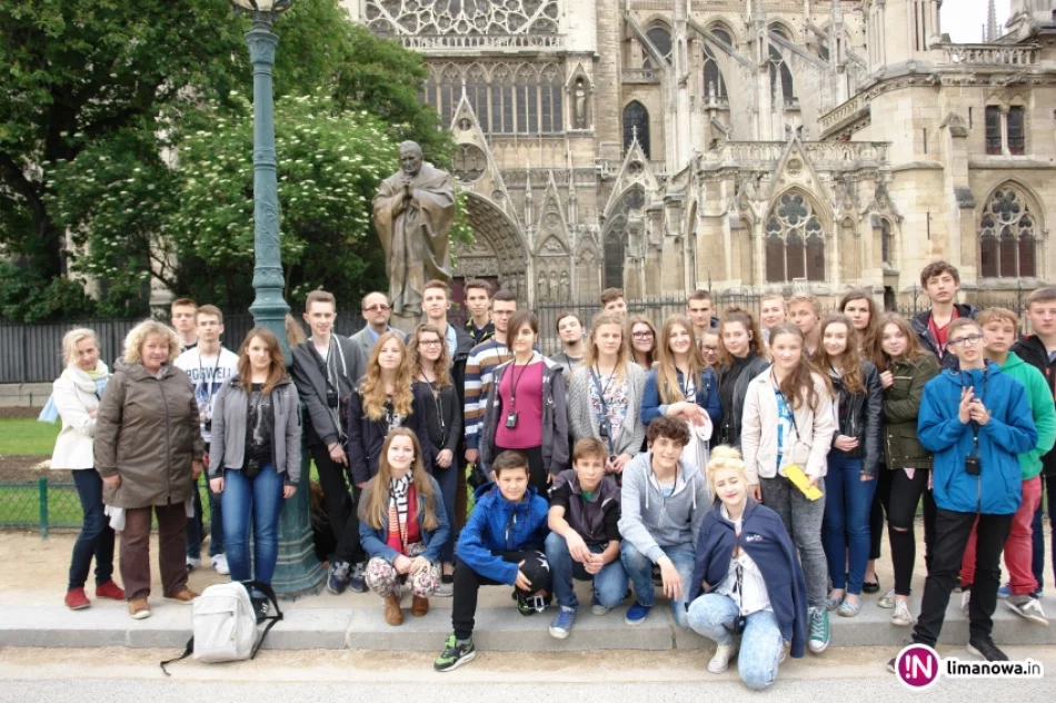 Fotorelacja z podróży szkoły Chrobrego sądecko-polskimi śladami przez trzy stolice – Pragę, Paryż i Brukselę. - zdjęcie 14