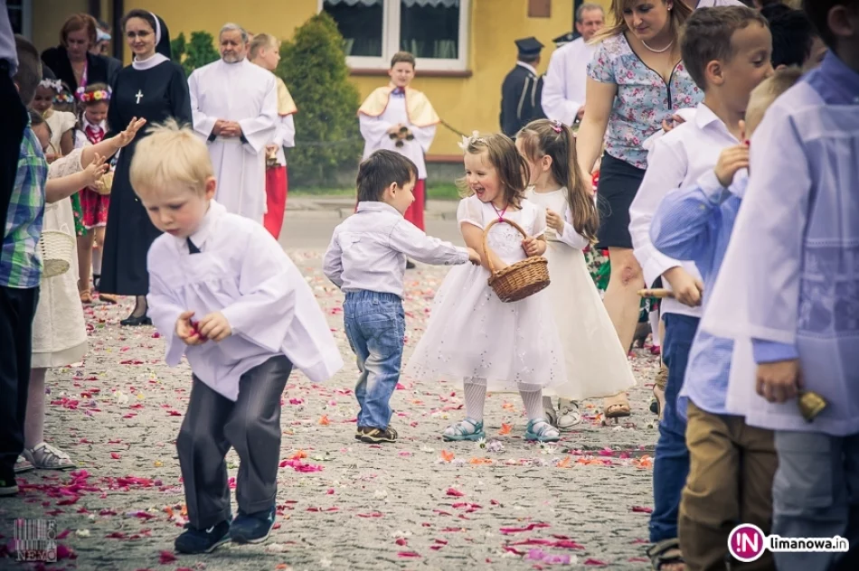 Procesja Bożego Ciała w Tymbarku 2015 - zdjęcie 3