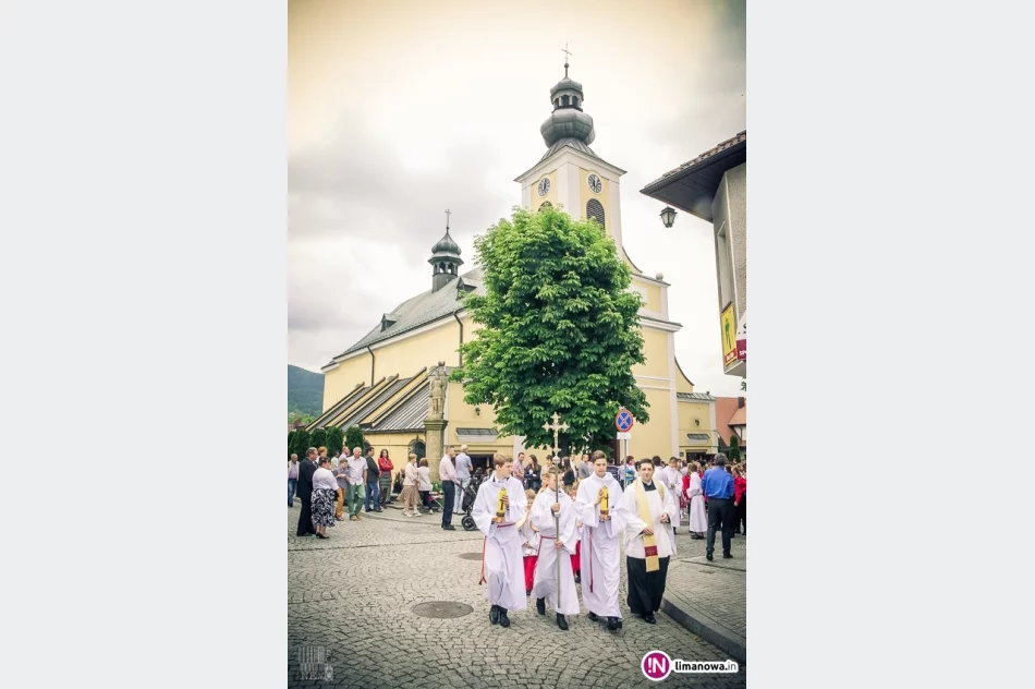 Procesja Bożego Ciała w Tymbarku 2015 - zdjęcie 6