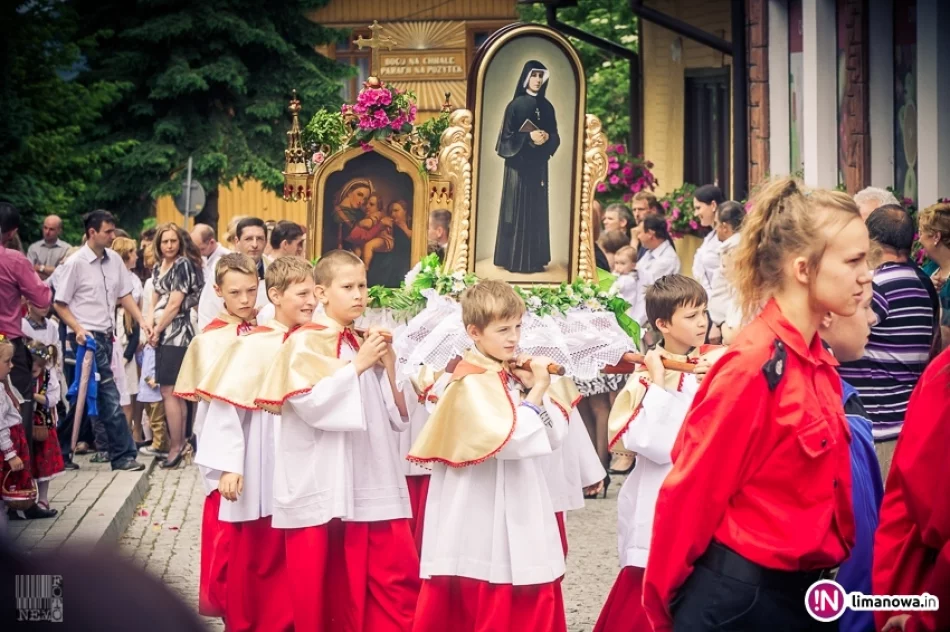 Procesja Bożego Ciała w Tymbarku 2015 - zdjęcie 11