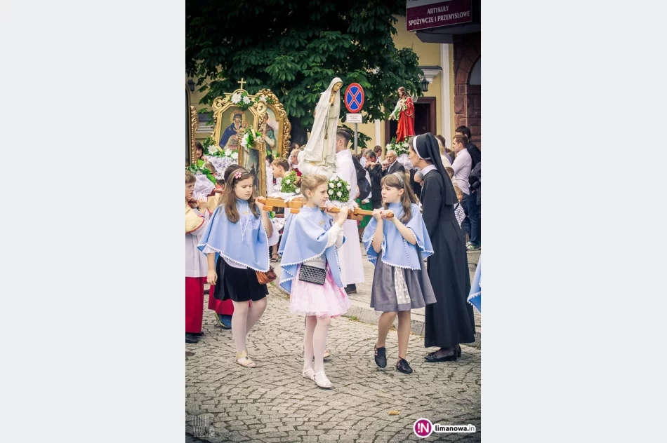 Procesja Bożego Ciała w Tymbarku 2015 - zdjęcie 16