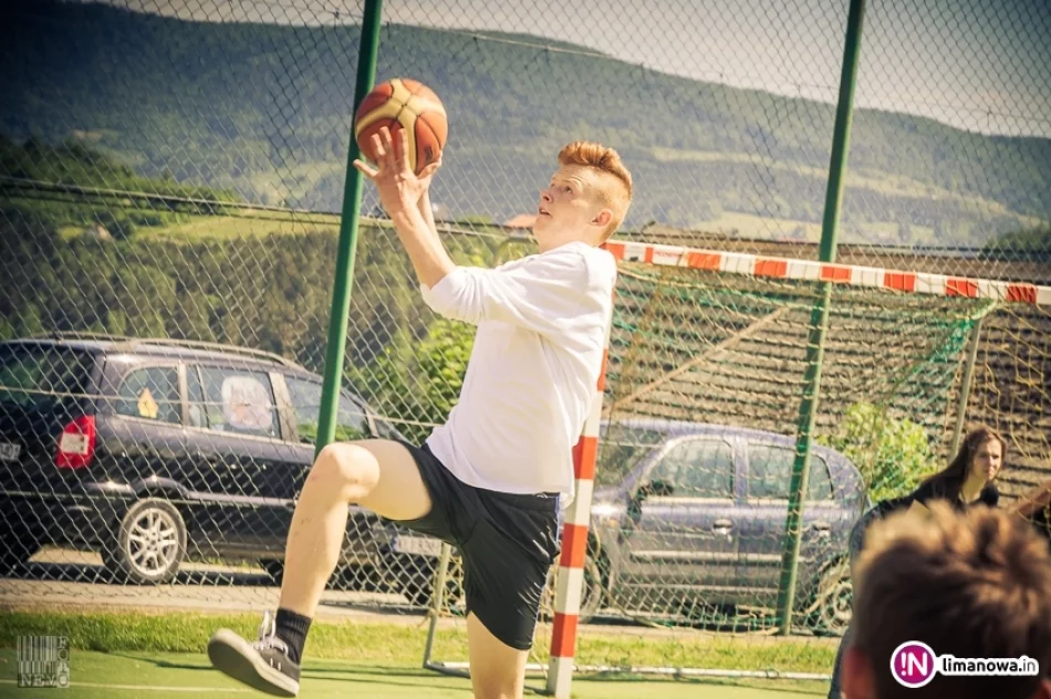 Dzień Dziecka w ZS im. Stanisława Konarskiego  w Starej Wsi II - zdjęcie 8