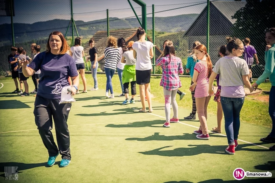 Dzień Dziecka w ZS im. Stanisława Konarskiego  w Starej Wsi II - zdjęcie 11