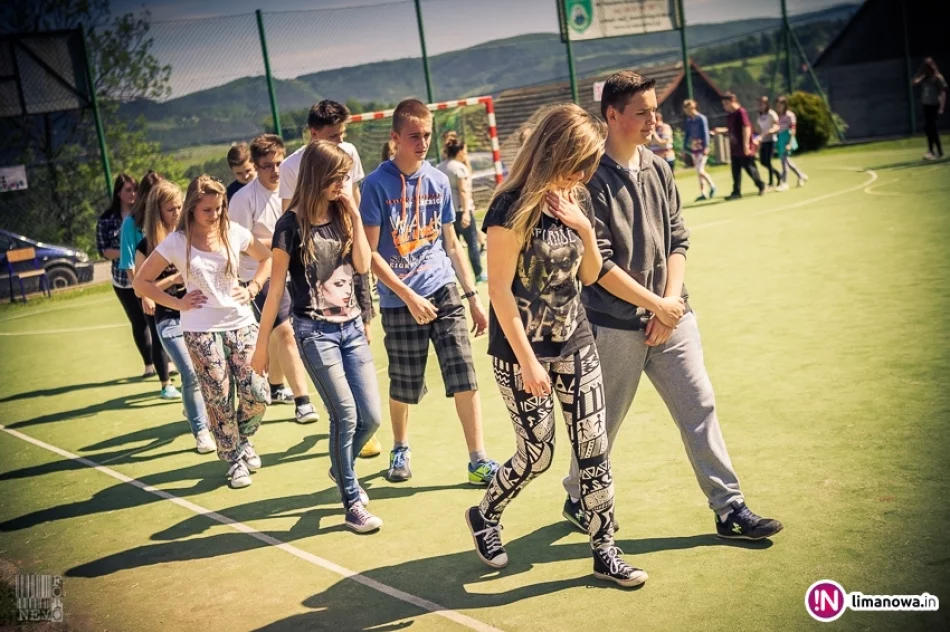 Dzień Dziecka w ZS im. Stanisława Konarskiego  w Starej Wsi II - zdjęcie 12