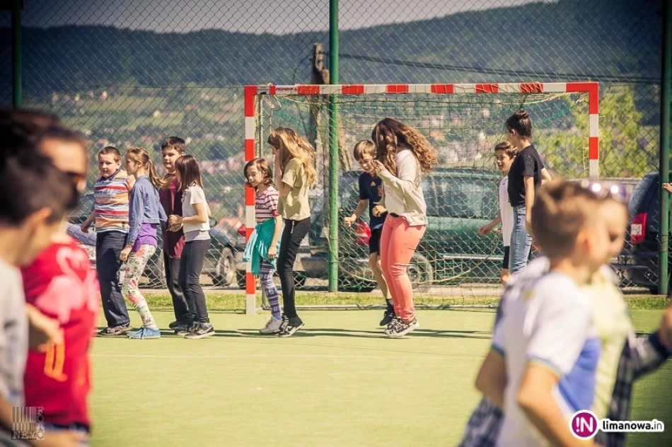 Dzień Dziecka w ZS im. Stanisława Konarskiego  w Starej Wsi II - zdjęcie 18