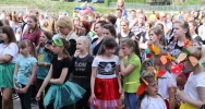 Tłumy na pikniku dla dzieci - zdjęcie 3