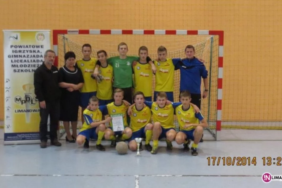 Mistrzowie w halowej piłce nożnej - zdjęcie 2