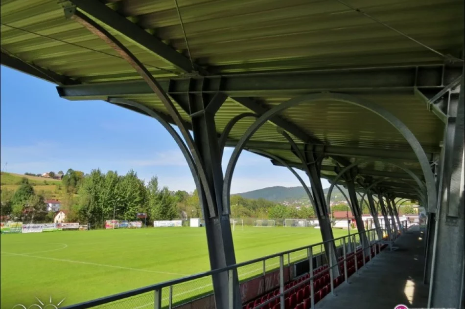 Zakończono budowę zadaszenia stadionu - zdjęcie 2
