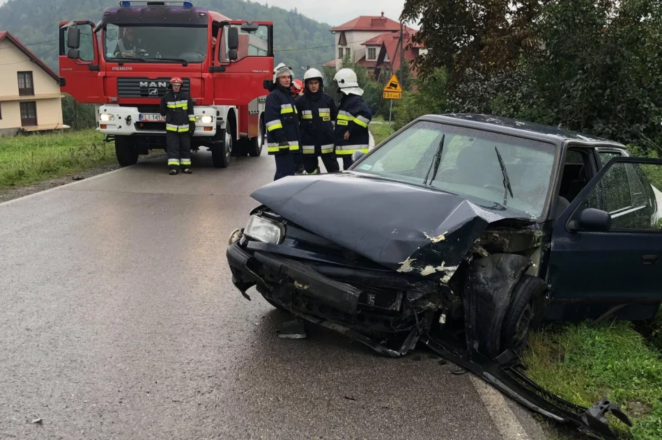 Pięć osób, w tym dziecko, trafiło do szpitala po zderzeniu aut - zdjęcie 3