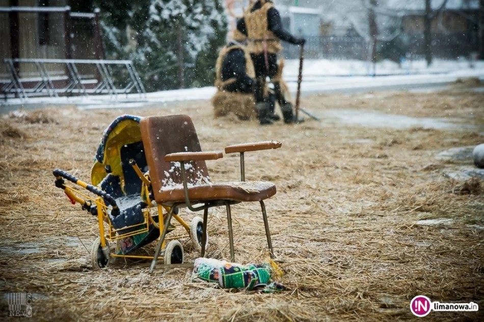 Dziady Śmiguśne 2015 w Dobrej - zdjęcie 4
