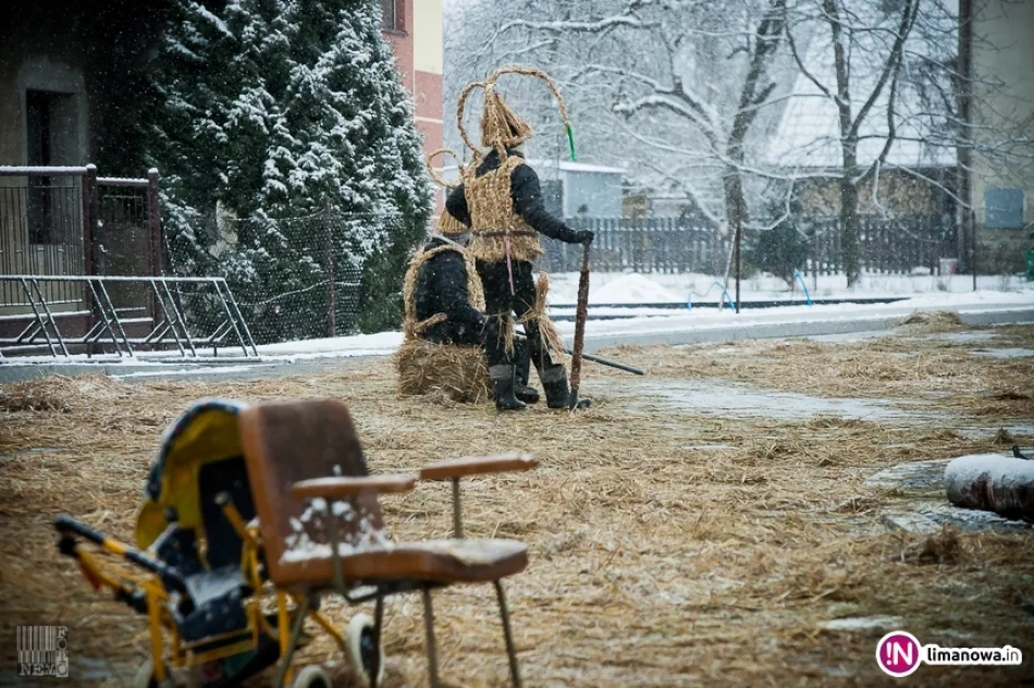 Dziady Śmiguśne 2015 w Dobrej - zdjęcie 5