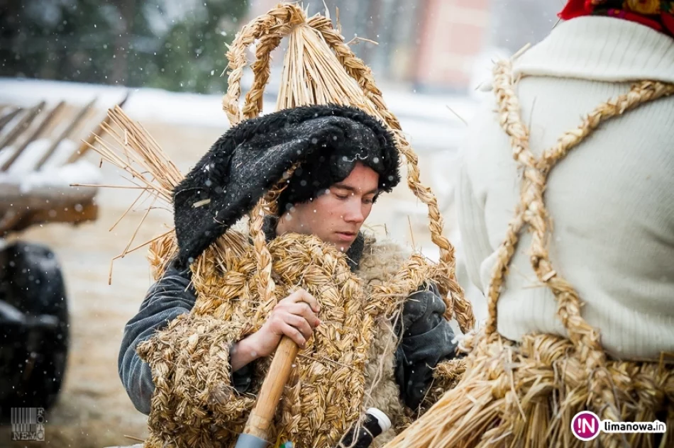 Dziady Śmiguśne 2015 w Dobrej - zdjęcie 10