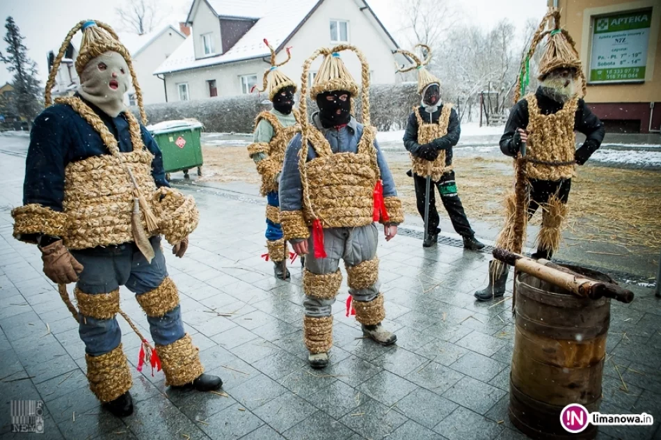 Dziady Śmiguśne 2015 w Dobrej - zdjęcie 17