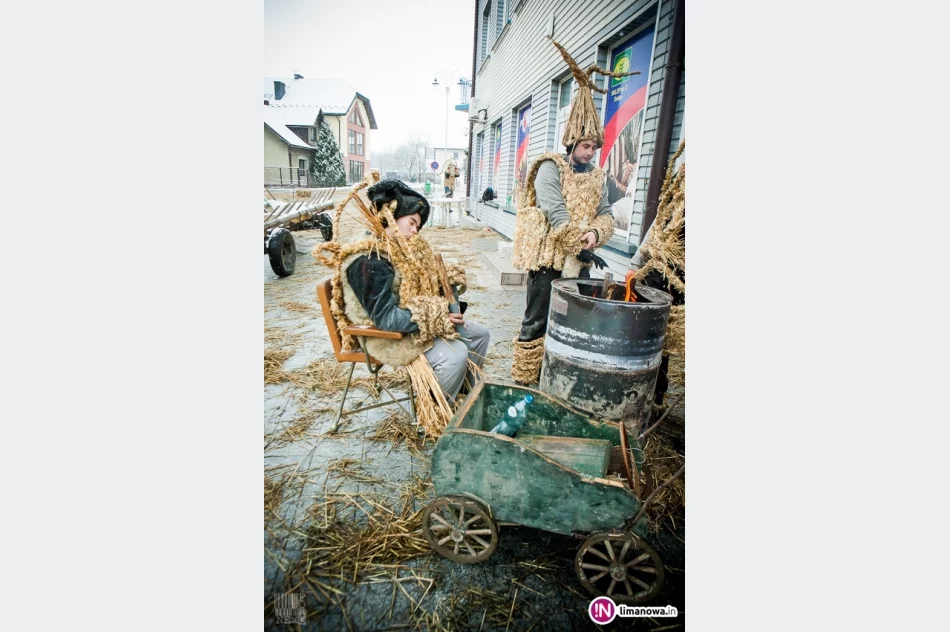 Dziady Śmiguśne 2015 w Dobrej - zdjęcie 20