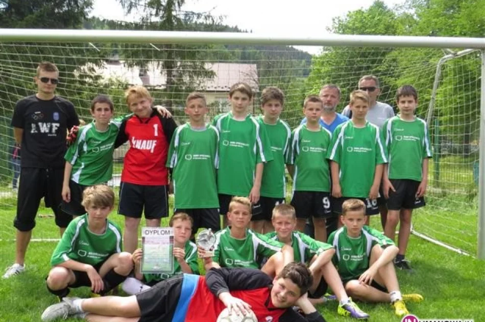 Limanowska „trójka” z mistrzostwem powiatu - zdjęcie 3