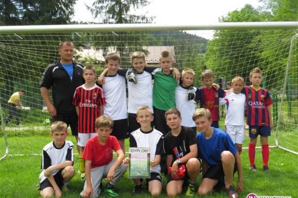 Limanowska „trójka” z mistrzostwem powiatu - zdjęcie 4