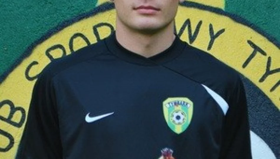 Rezerwy Sandecji poległy w Tymbarku. Gol z połowy boiska. - zdjęcie 1