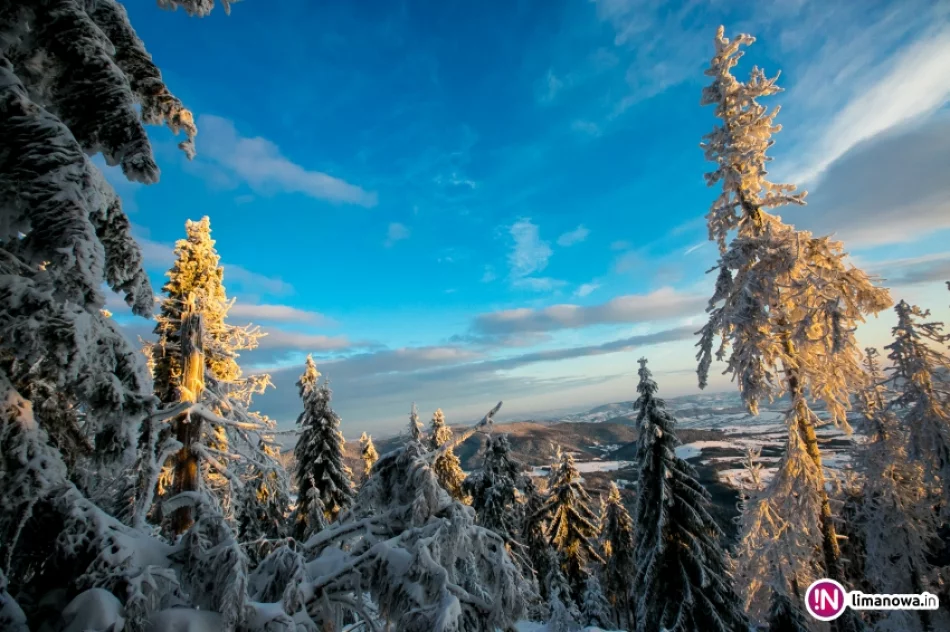 Zimowy wschód słońca na Mogielicy - zdjęcie 2