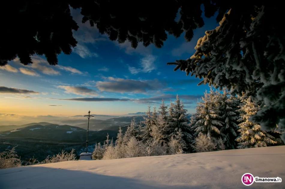 Zimowy wschód słońca na Mogielicy - zdjęcie 3