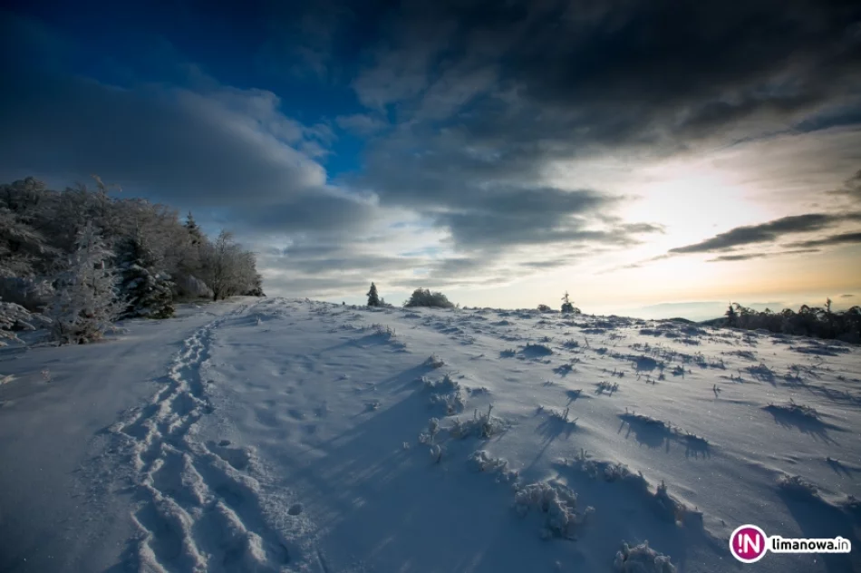 Zimowy wschód słońca na Mogielicy - zdjęcie 4