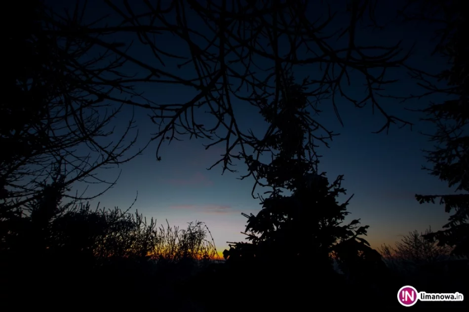Zimowy wschód słońca na Mogielicy - zdjęcie 5
