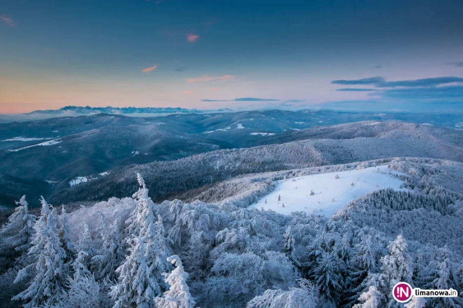 Zimowy wschód słońca na Mogielicy - zdjęcie 11