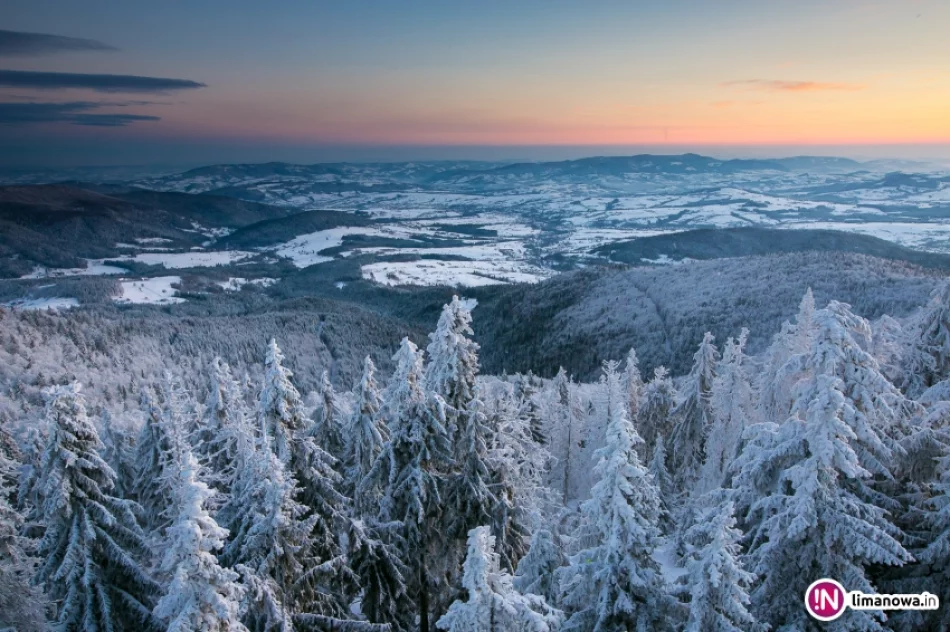 Zimowy wschód słońca na Mogielicy - zdjęcie 12