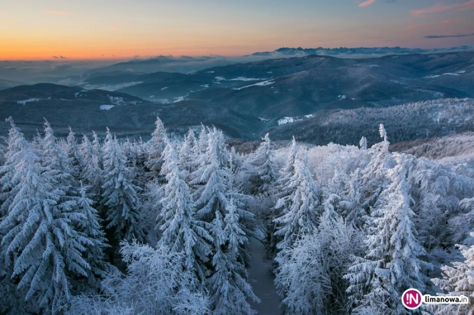 Zimowy wschód słońca na Mogielicy - zdjęcie 15