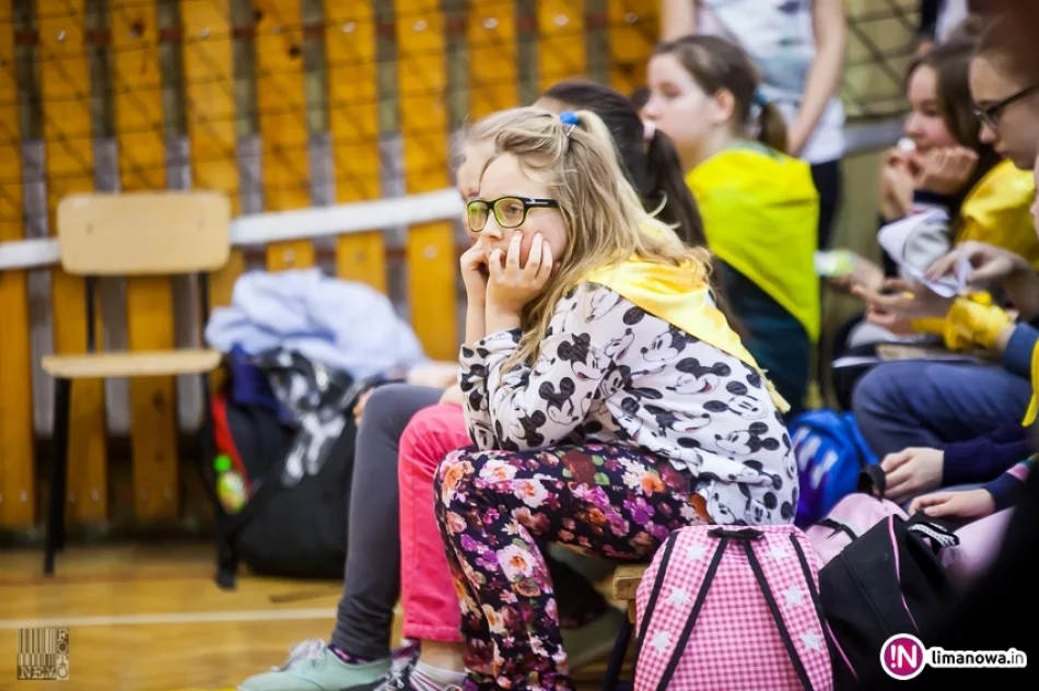 Spotaknie z ks. Mateuszem Dziedzicem w ZSS nr 4 - zdjęcie 9