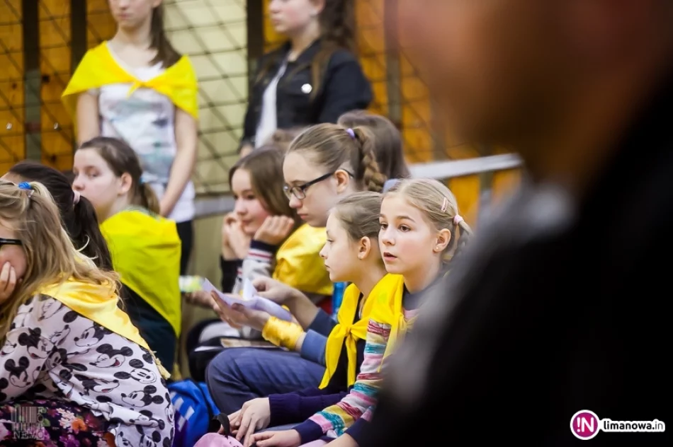 Spotaknie z ks. Mateuszem Dziedzicem w ZSS nr 4 - zdjęcie 10