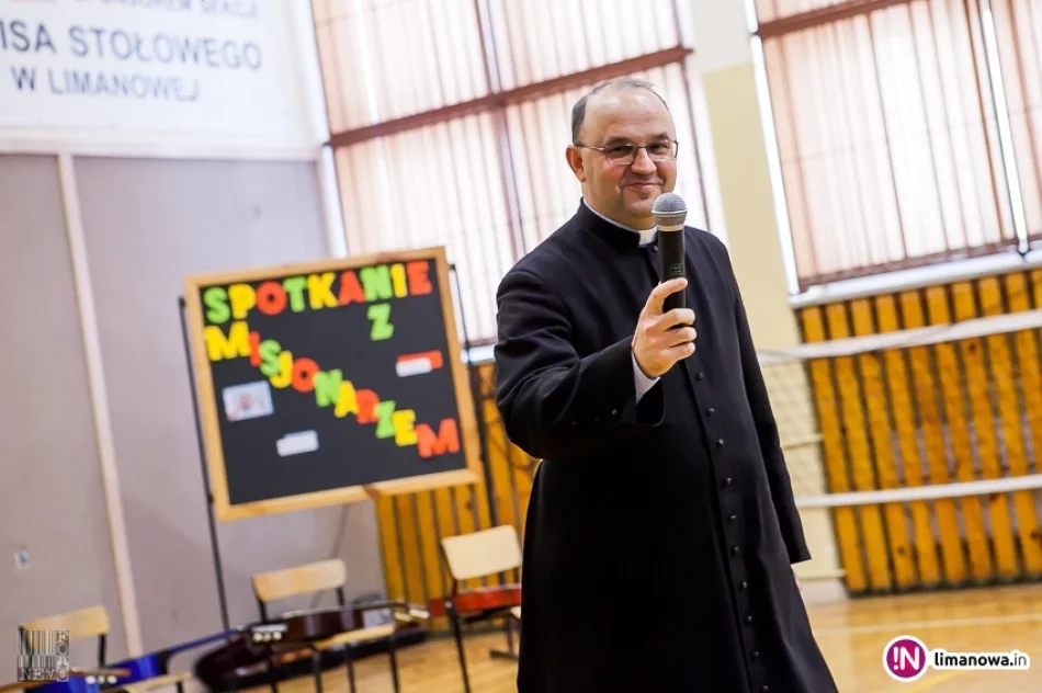 Spotaknie z ks. Mateuszem Dziedzicem w ZSS nr 4 - zdjęcie 20