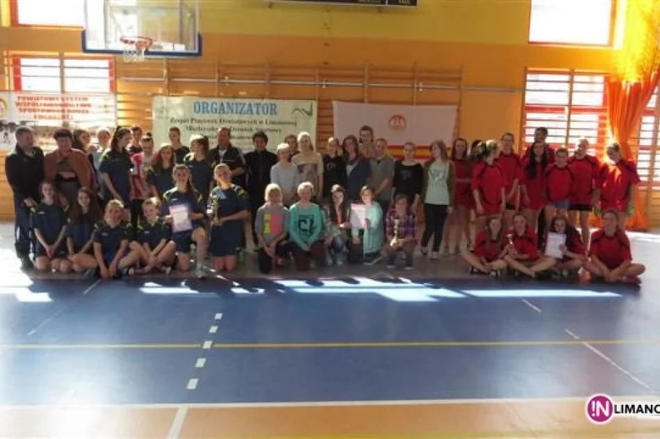 Mszana Dolna bezkonkurencyjna w piłce ręcznej - zdjęcie 3