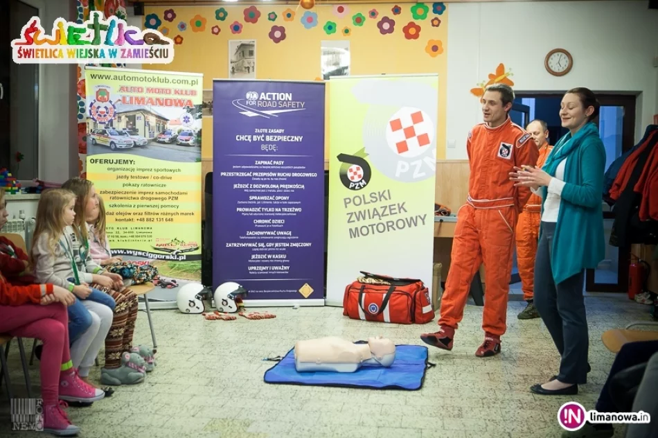 Szkolenie z pierwszej pomocy na Świetlicy Wiejskiej w Zamieściu - zdjęcie 15