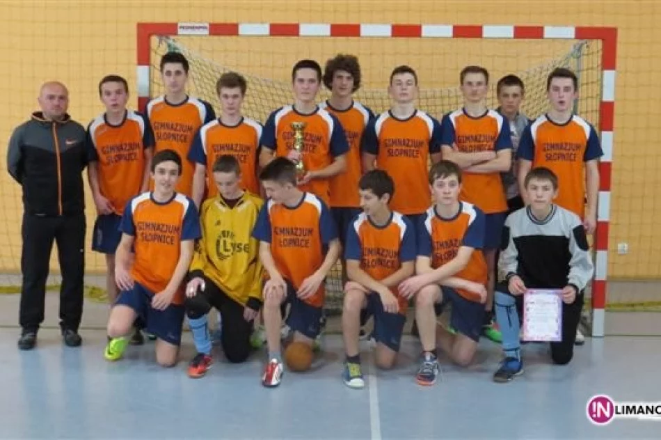 Szczypiorniści ze Słopnic najlepsi w powiecie - zdjęcie 2