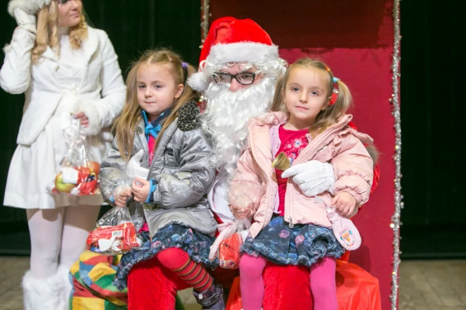 Święty Mikołaj z wizytą w Limanowej - zdjęcie 3