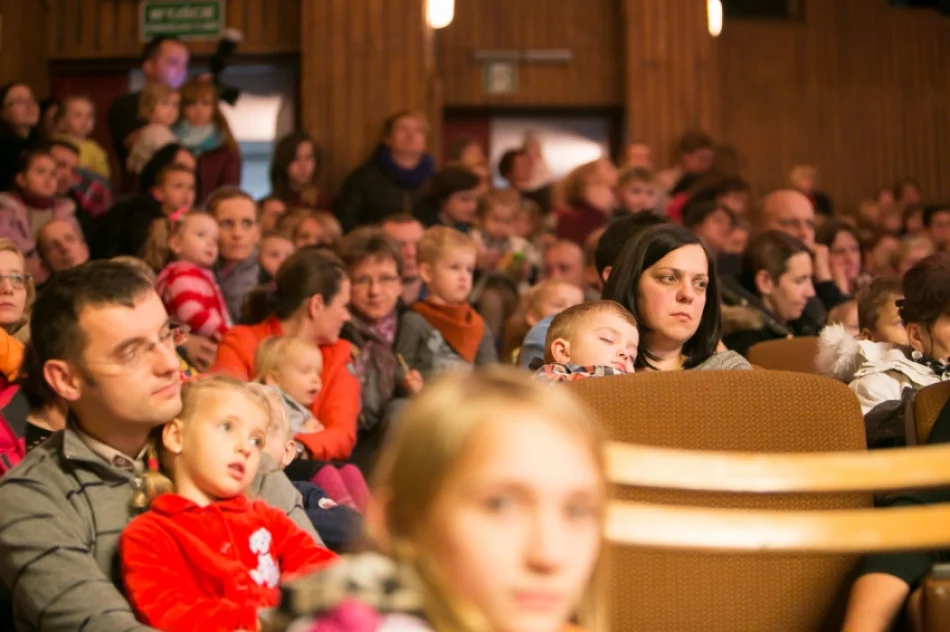 Święty Mikołaj z wizytą w Limanowej - zdjęcie 11