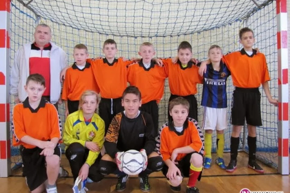 Halowy turniej o Mistrzostwo Podokręgu: kategoria młodzików - zdjęcie 2