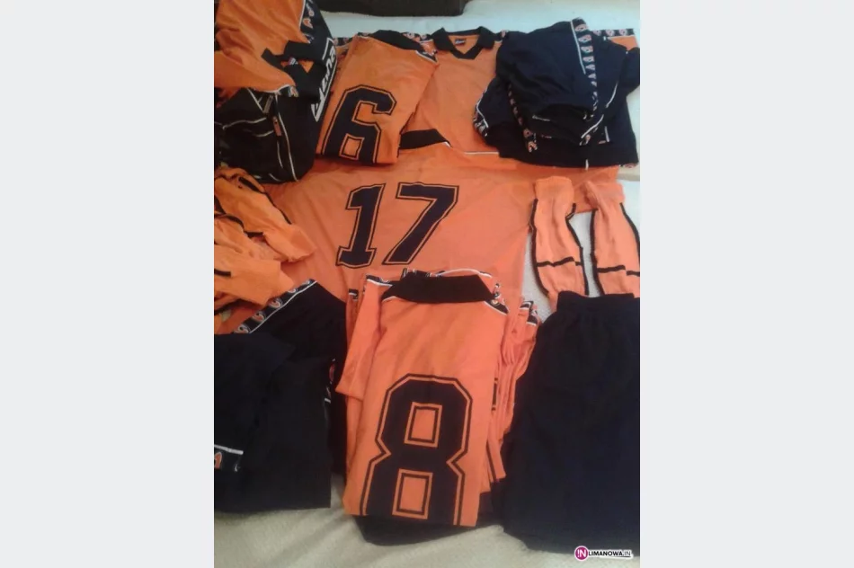 Prezent od Zarządu MZPN Kraków dla LKS Wierchy Pasierbiec - zdjęcie 2