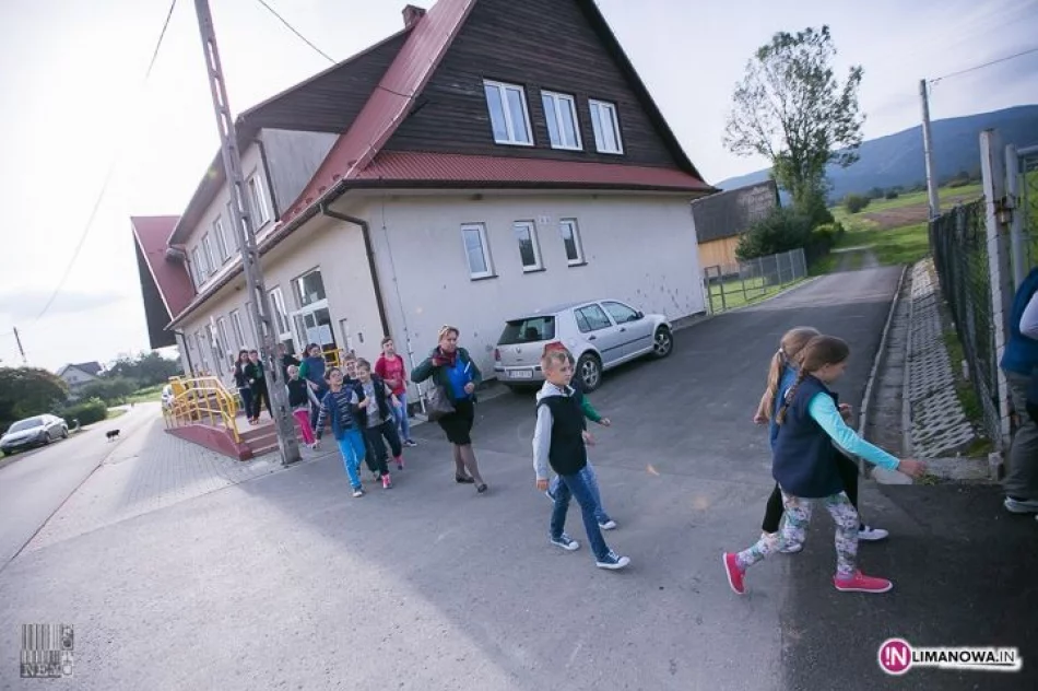 Próbne ewakuacje uczniów i przedszkolaków w Gminie Tymbark 2014 - zdjęcie 3